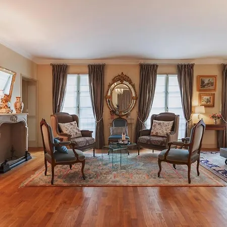 Marais 150 Meters From Ile Saint Louis