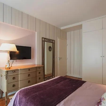 Marais 150 Meters From Ile Saint Louis *