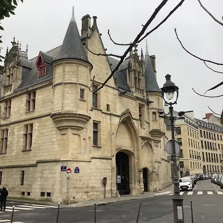 アパート Marais 150 Meters From Ile Saint Louis *