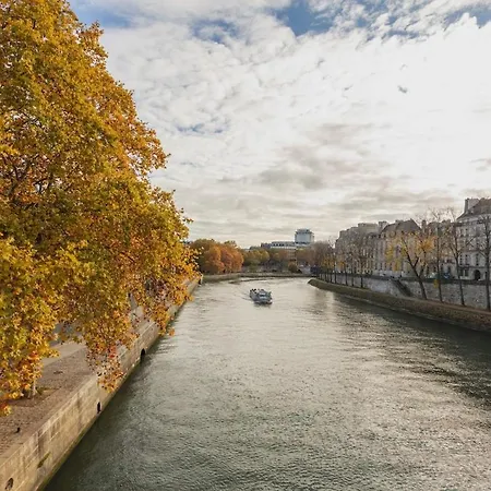 Marais 150 Meters From Ile Saint Louis アパート パリ